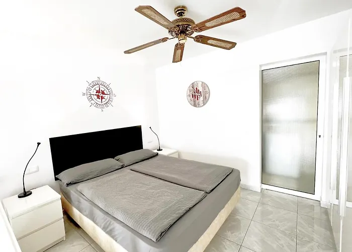 Beachhouse La Palma شقة *